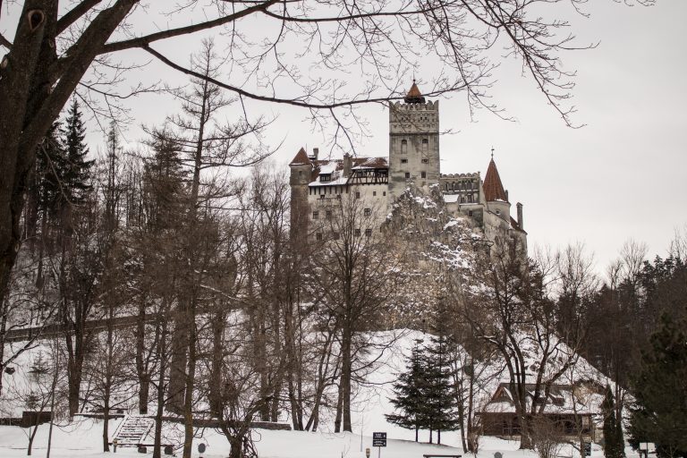 How to get from Brasov to Bran Castle
